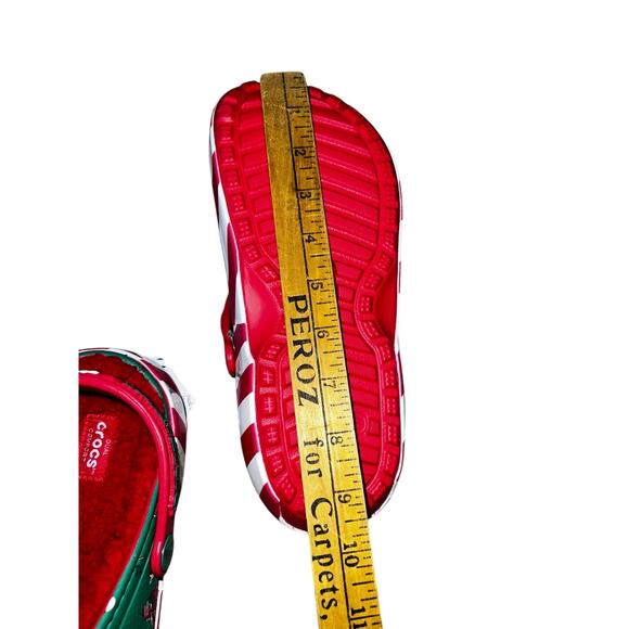 Disney's Mickey Mouse Minnie Mouse  Christmas Holiday lined crocs J6 W8 NEW - Picture 4 of 6